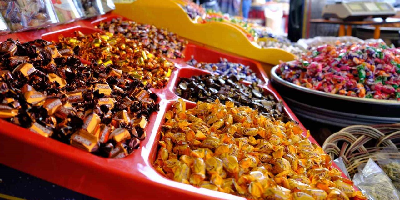 Bayram şekerleri tezgâhları renklendirdi