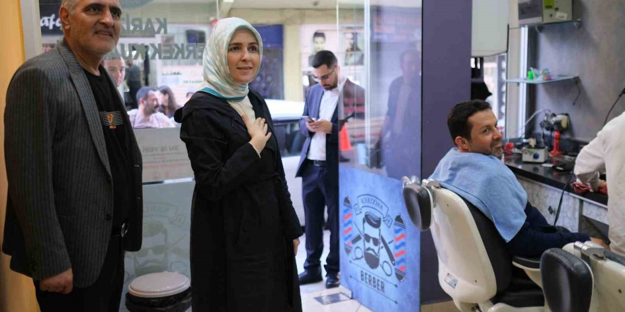 AK Partili vekil adayları Kağıthane’yi sokak sokak ziyaret ediyor