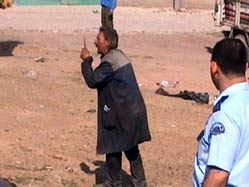 Çöp evin sahibi bıçakla direndi