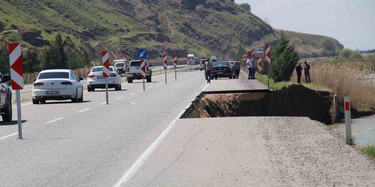 Batman’da çöken yolda onarım çalışmaları başlatıldı