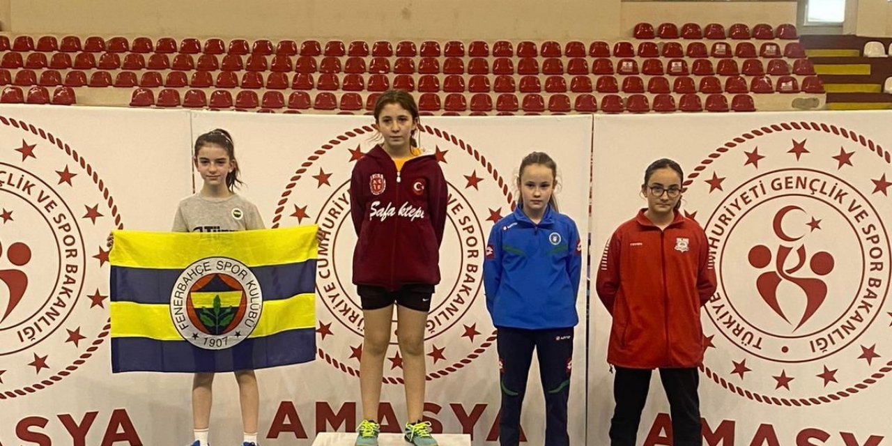 Yalovalı masa tenisçi Duru Beril Türkiye 4’üncüsü oldu