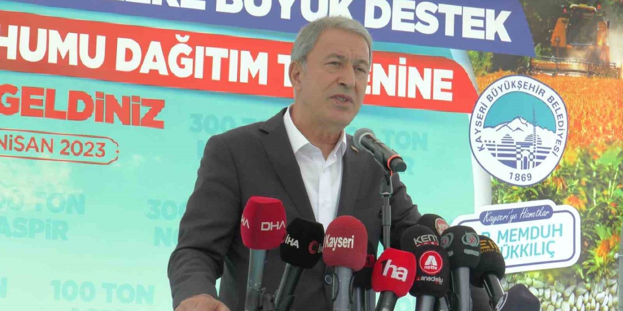 Bakan Akar: “Teröristler ile arasında mesafe olmayanlar bizim için büyük bir endişe kaynağıdır”
