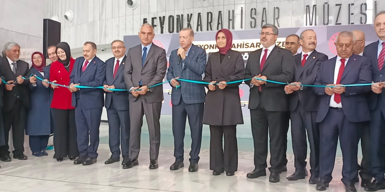 Cumhurbaşkanı Erdoğan bölgesinin en büyük Afyonkarahisar Arkeoloji Müzesi’ni hizmete açtı