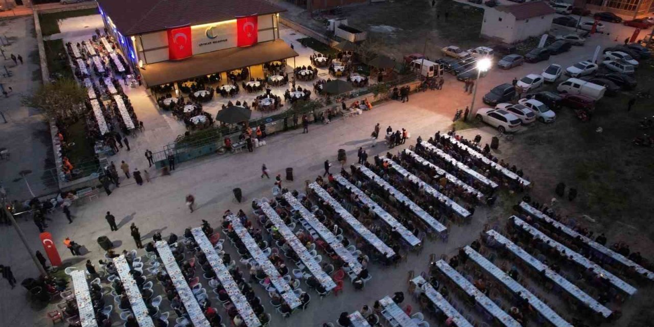 Çifteler’de Kadir Gecesi’ne özel iftar programına yoğun katılım oldu