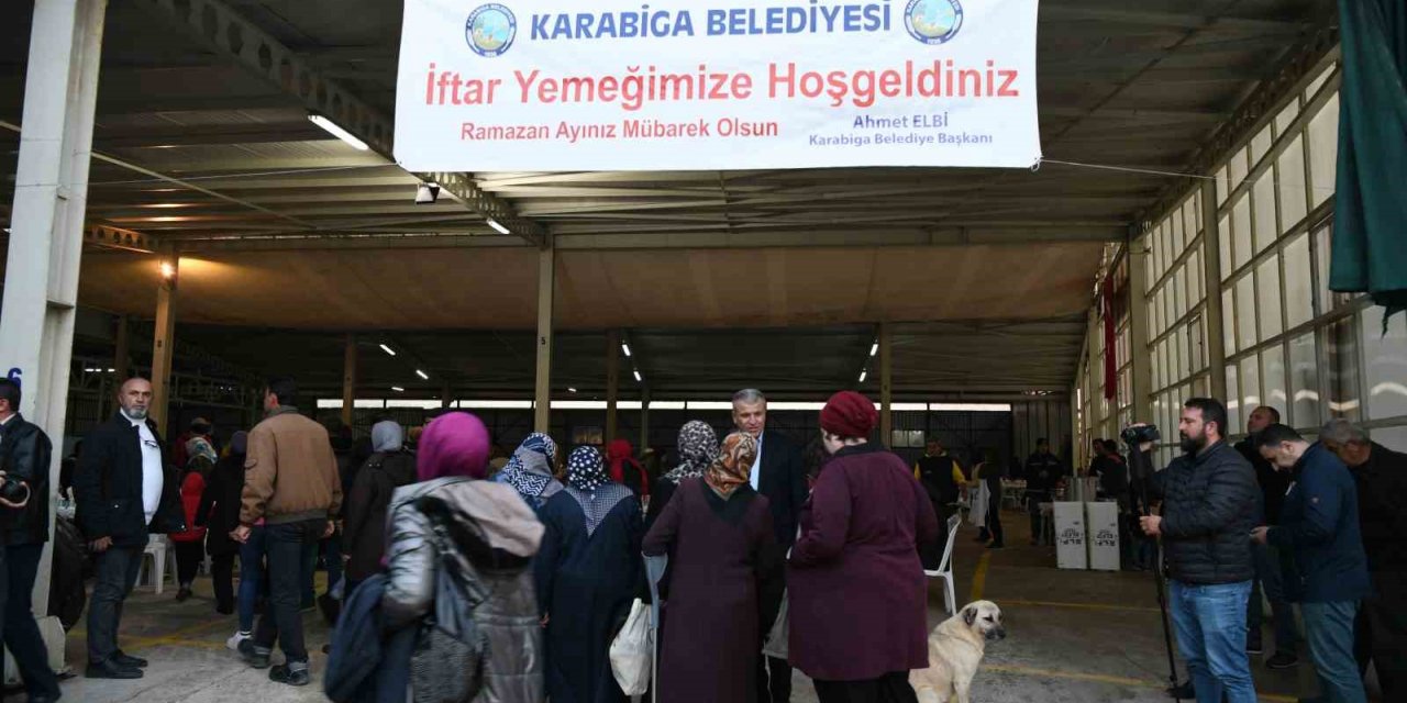 Karabiga Belediyesi 1500 kişilik iftar verdi