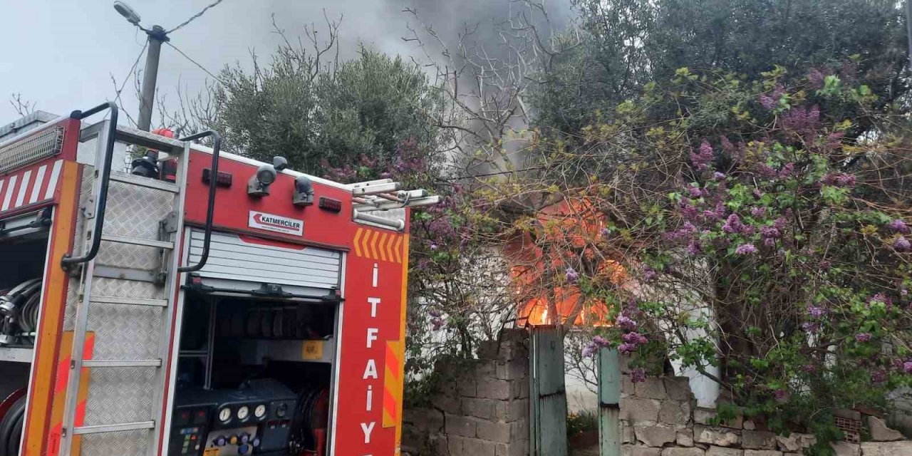 Ev yangınında maddi hasar meydana geldi