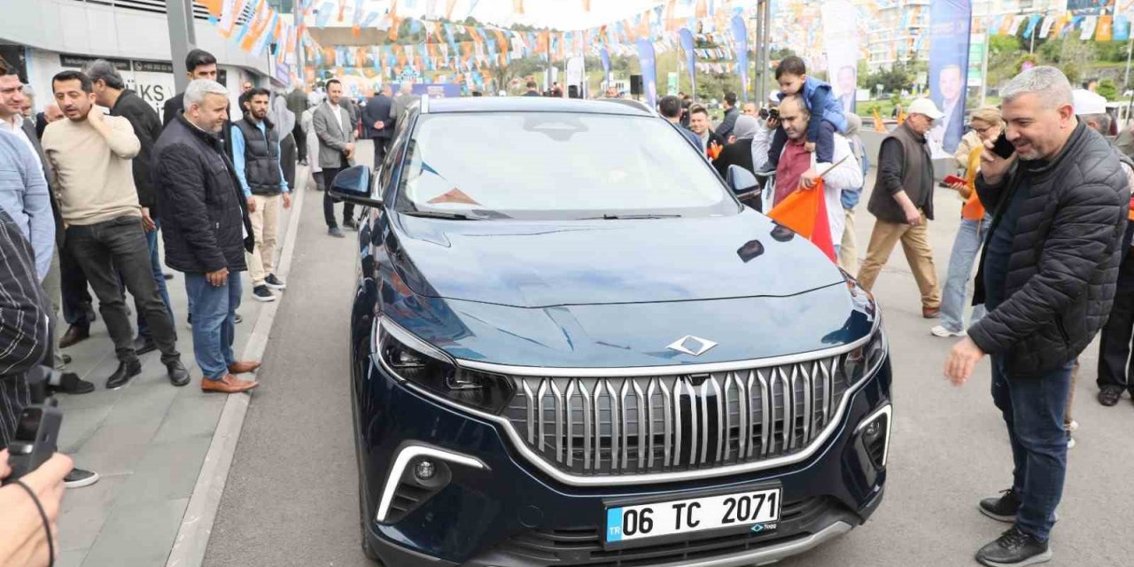 Kağıthanelilerden Türkiye’nin gururunu Togg’a yoğun ilgi