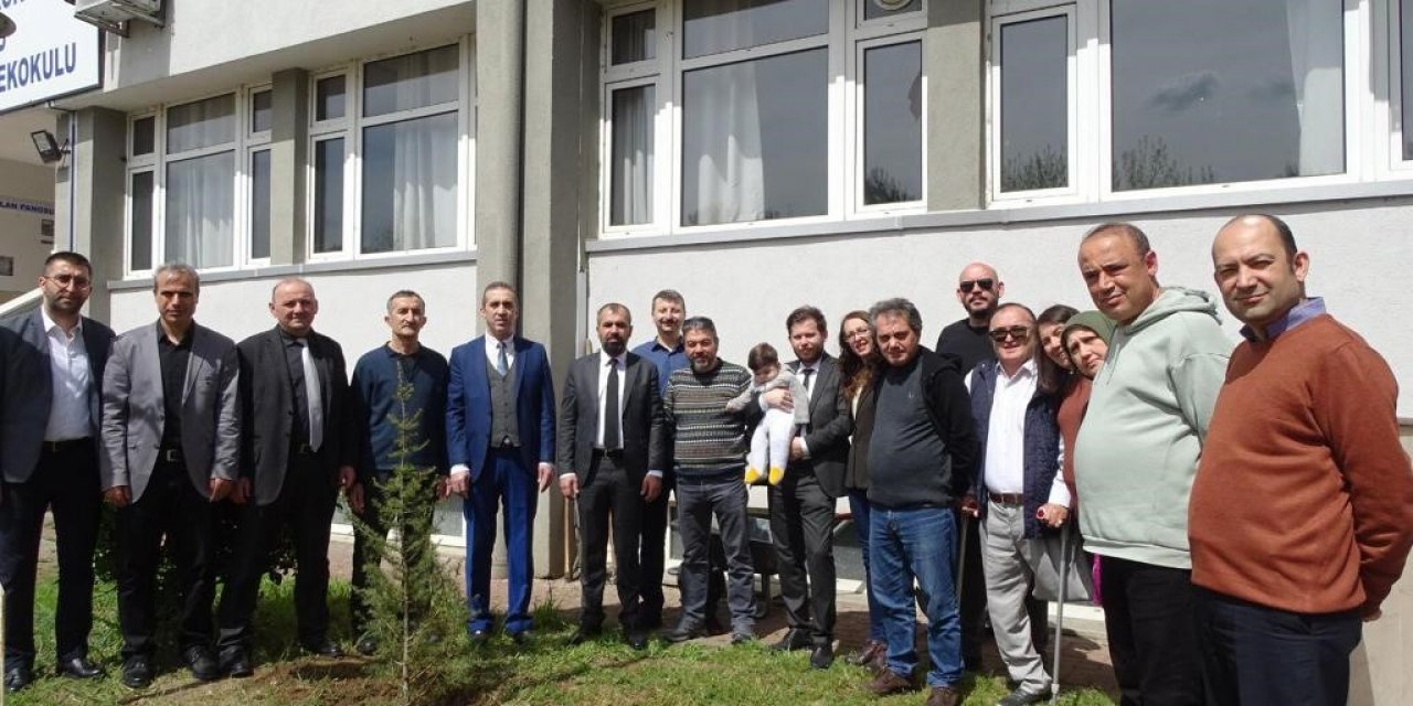 Depremde hayatını kaybeden öğrencilerin anısına fidan dikimi yapıldı