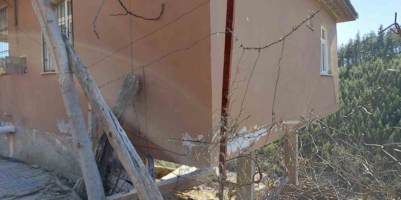 Antalya Büyükşehir ekipleri Adana’da hasar tespit yaptı