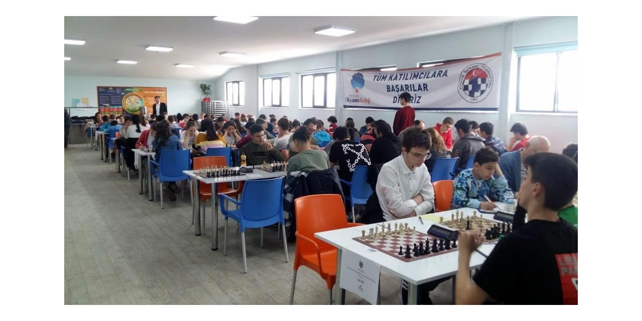 Çocuk Bayramı Satranç Turnuvası yoğun ilgi
