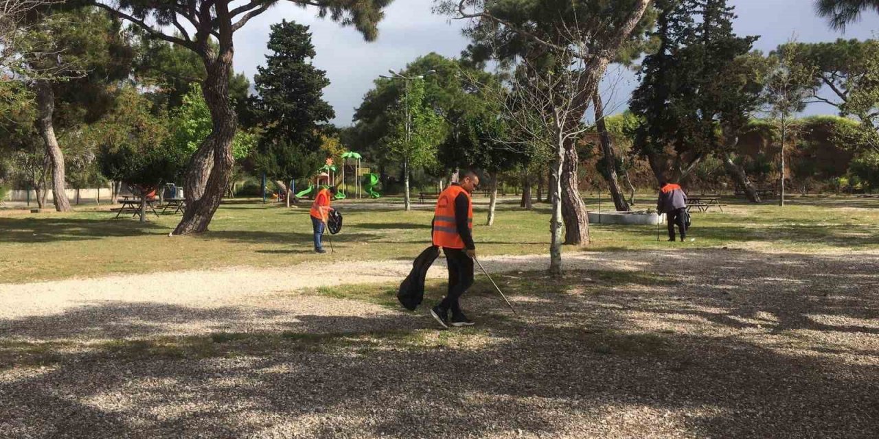 Kemer’de bayram temizliği