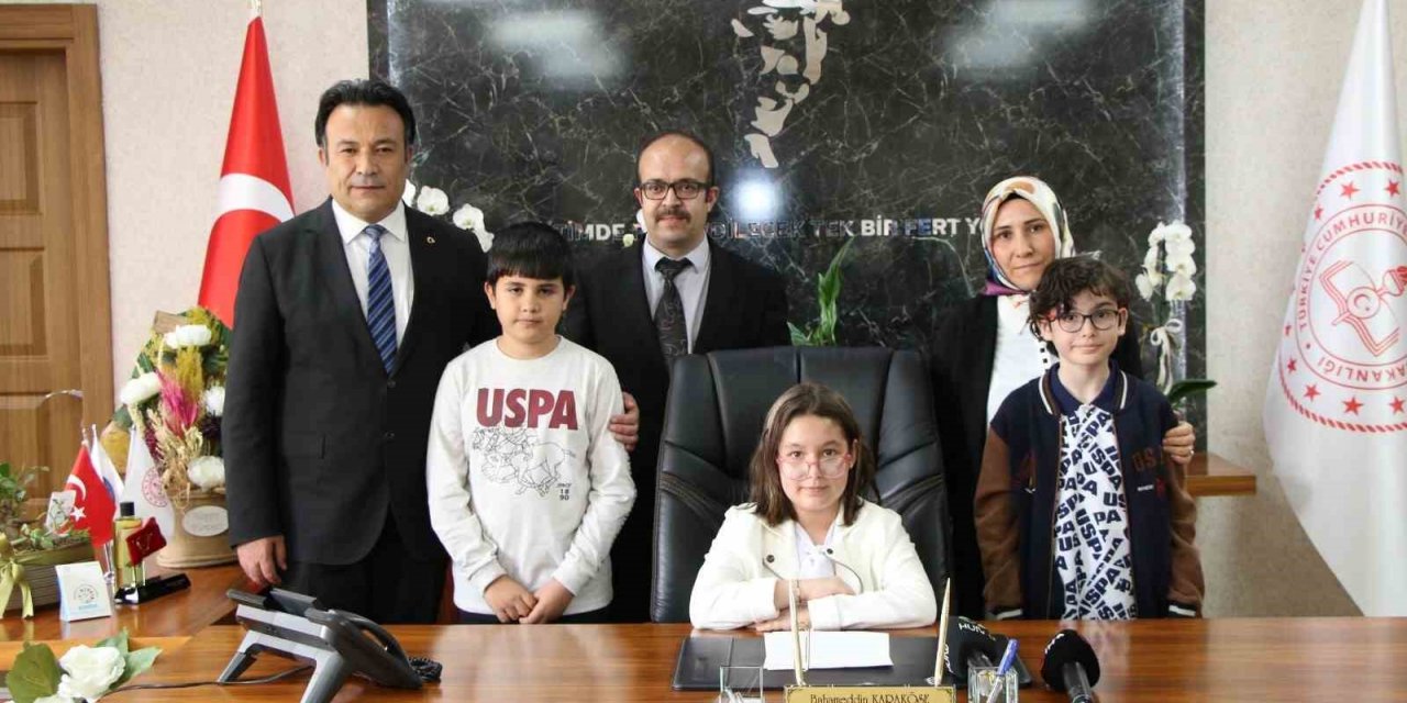 İl Milli Eğitim Müdürü Karaköse, koltuğunu küçük Esila’ya devretti