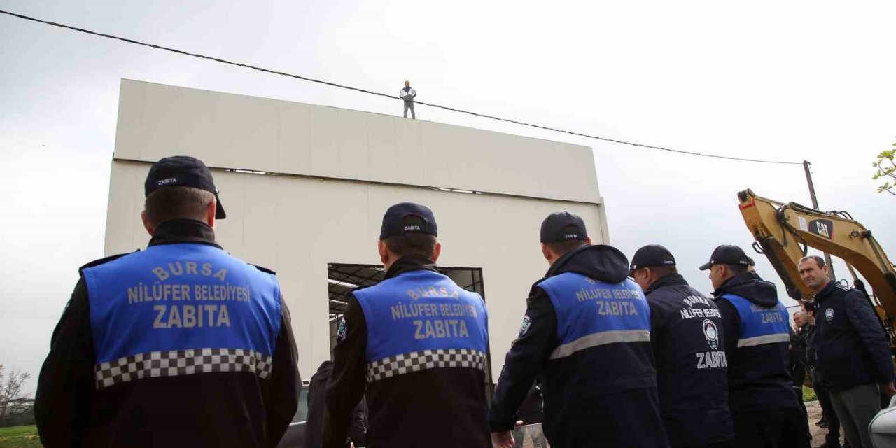 Bursa’da kaçak yapıyı yıktırmamak için canını hiçe saydı