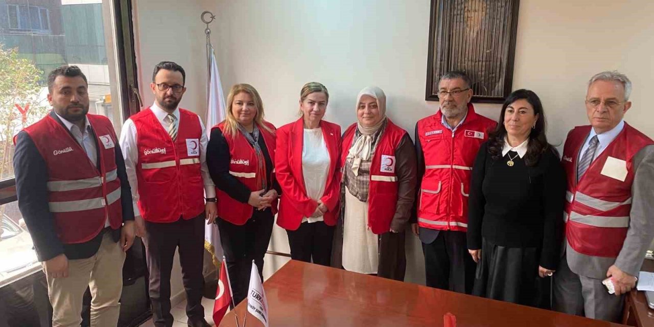 AK Parti İstanbul Milletvekili Adayı Süslü, Kızılay’a kan bağışı çağrı yaptı