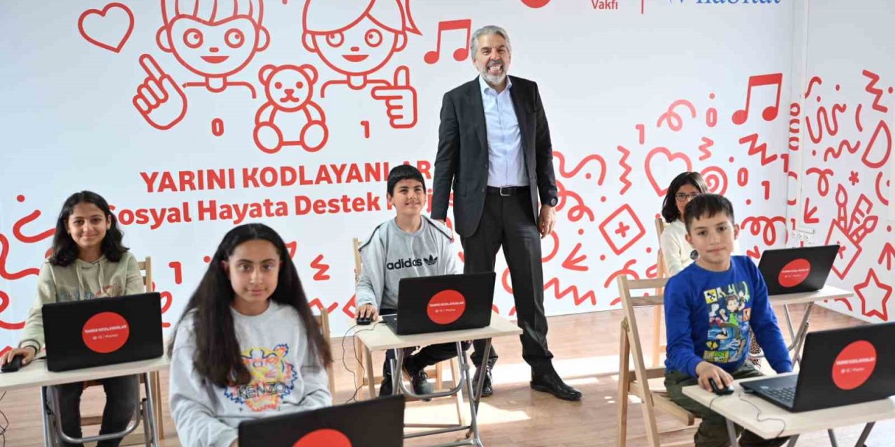 “Yarını Kodlayanlar Sosyal Hayata Destek” projesinde ilk sınıf Adıyaman’da açıldı
