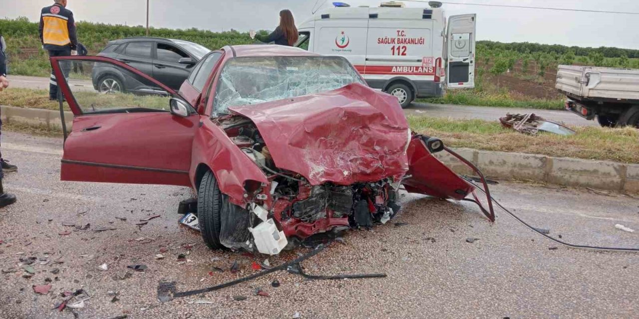 Adana’da trafik kazası:1 ölü 2 yaralı