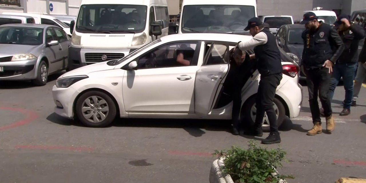 Thodex’in kurucusu Faruk Fatih Özer, İstanbul Havalimanı’ndaki işlemlerinin tamamlanmasının ardından emniyete getirildi.