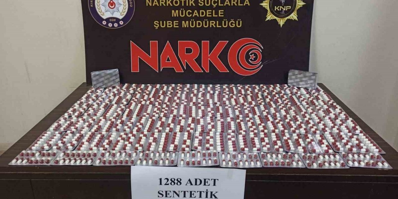 Otobüste seyahat eden yolcunun çantasında yüzlerce uyuşturucu hap çıktı