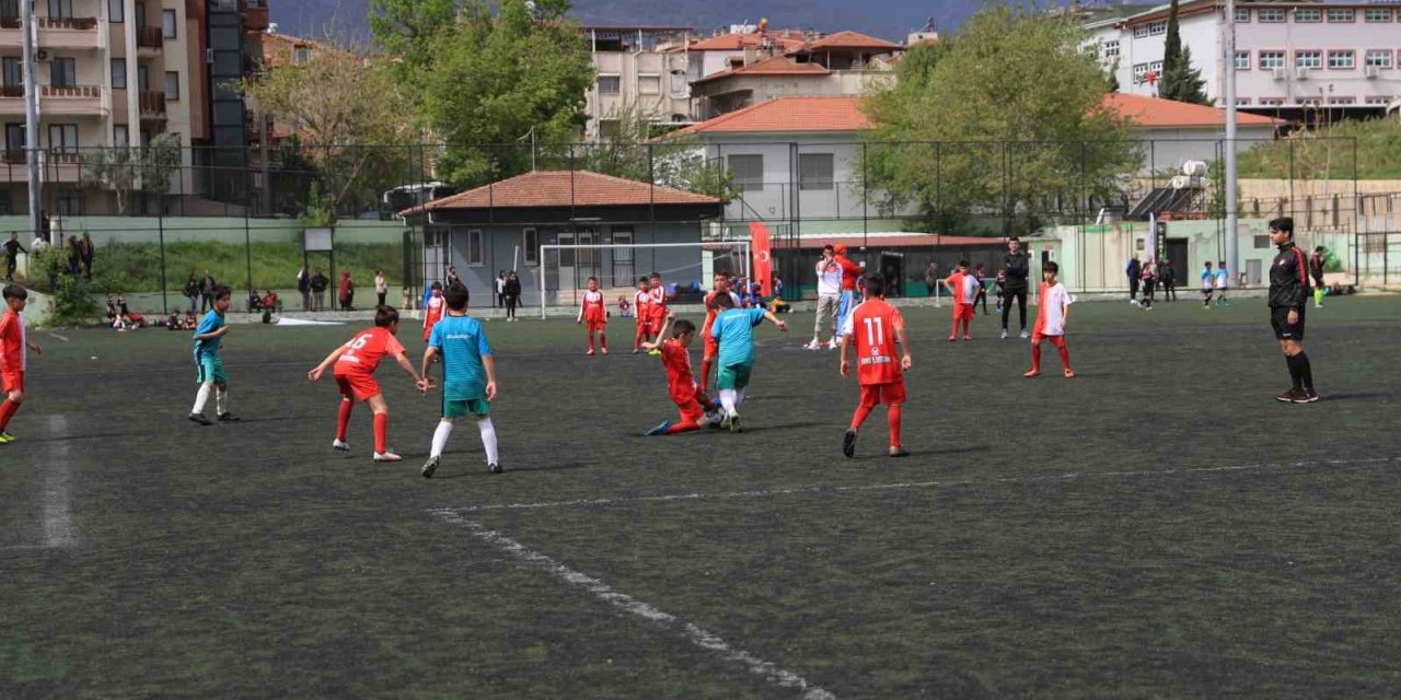 Genç ümitler, 23 Nisan turnuvasının şampiyonu oldu