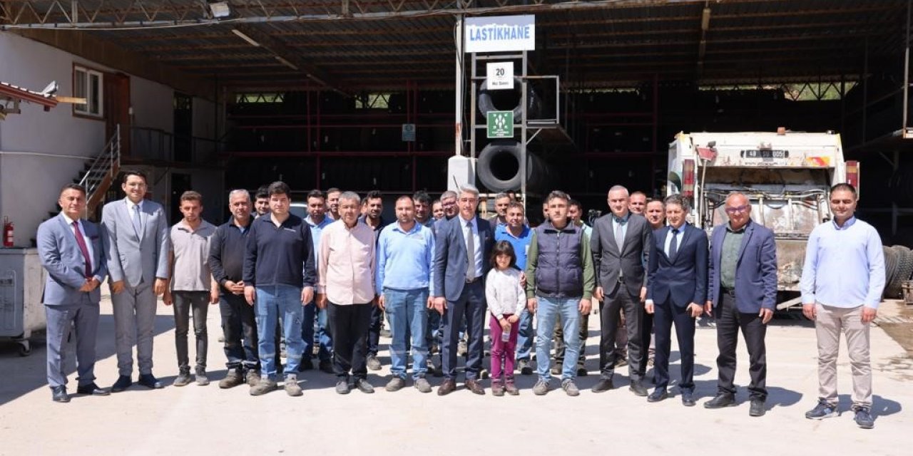 Başkan Oktay, personeli ile bayramlaştı