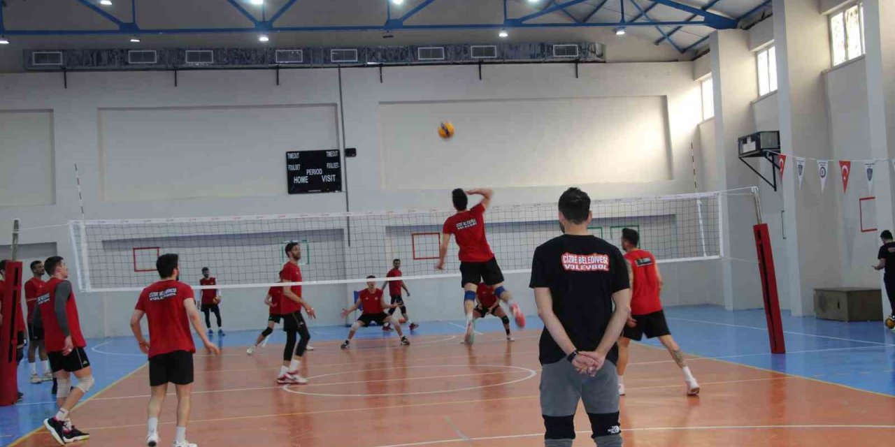 Efeler Ligi’nde play-off’u garantileyen Cizre Belediyespor, kentin gururu oldu