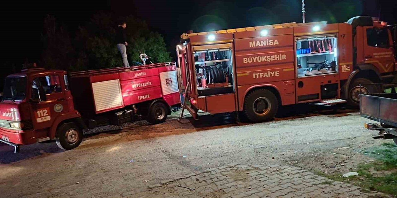 Manisa’da bacadan çıkan yangında ev alevlere teslim oldu