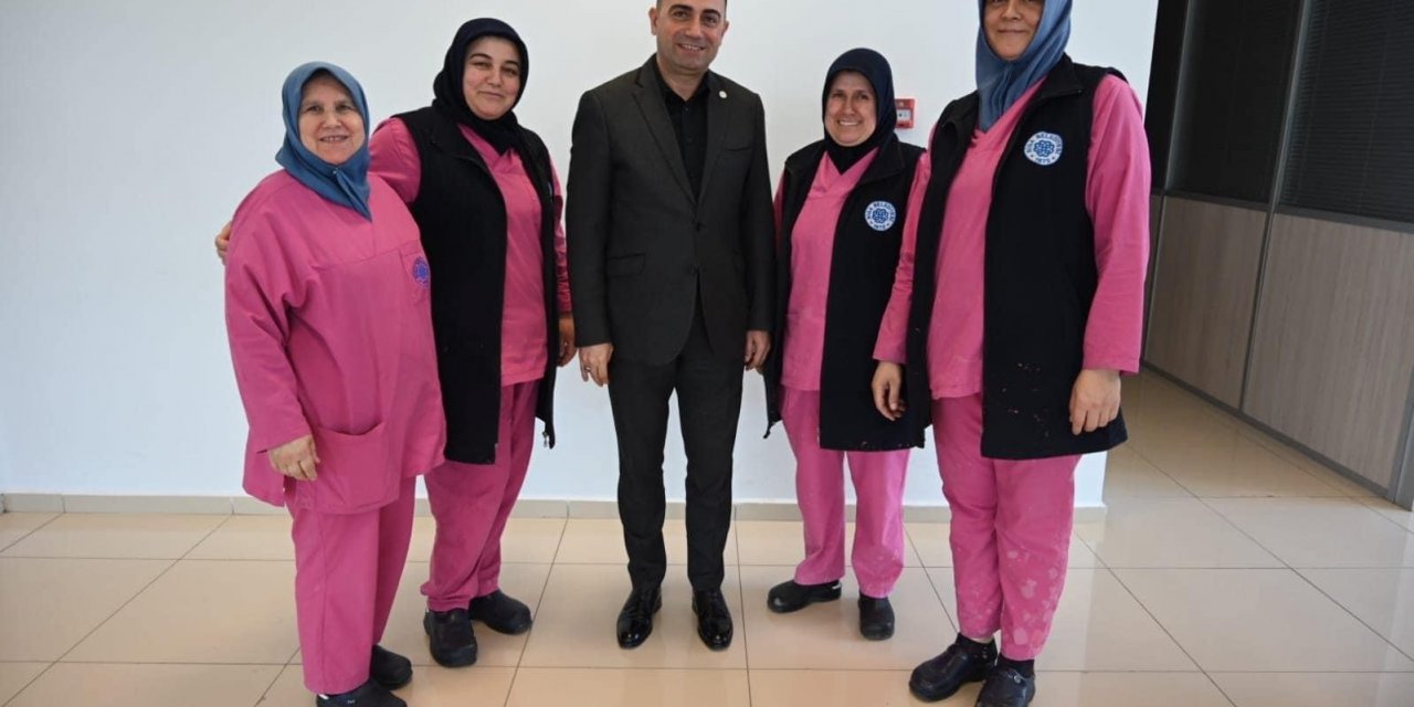 Biga Belediye Başkanı Bülent Erdoğan, belediye personeliyle bayramlaştı