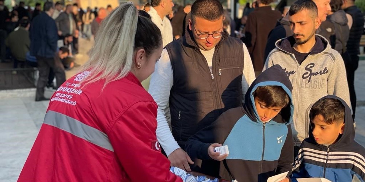 Büyükşehir, Ramazan Bayramı’nda vatandaşlarla bayramlaştı