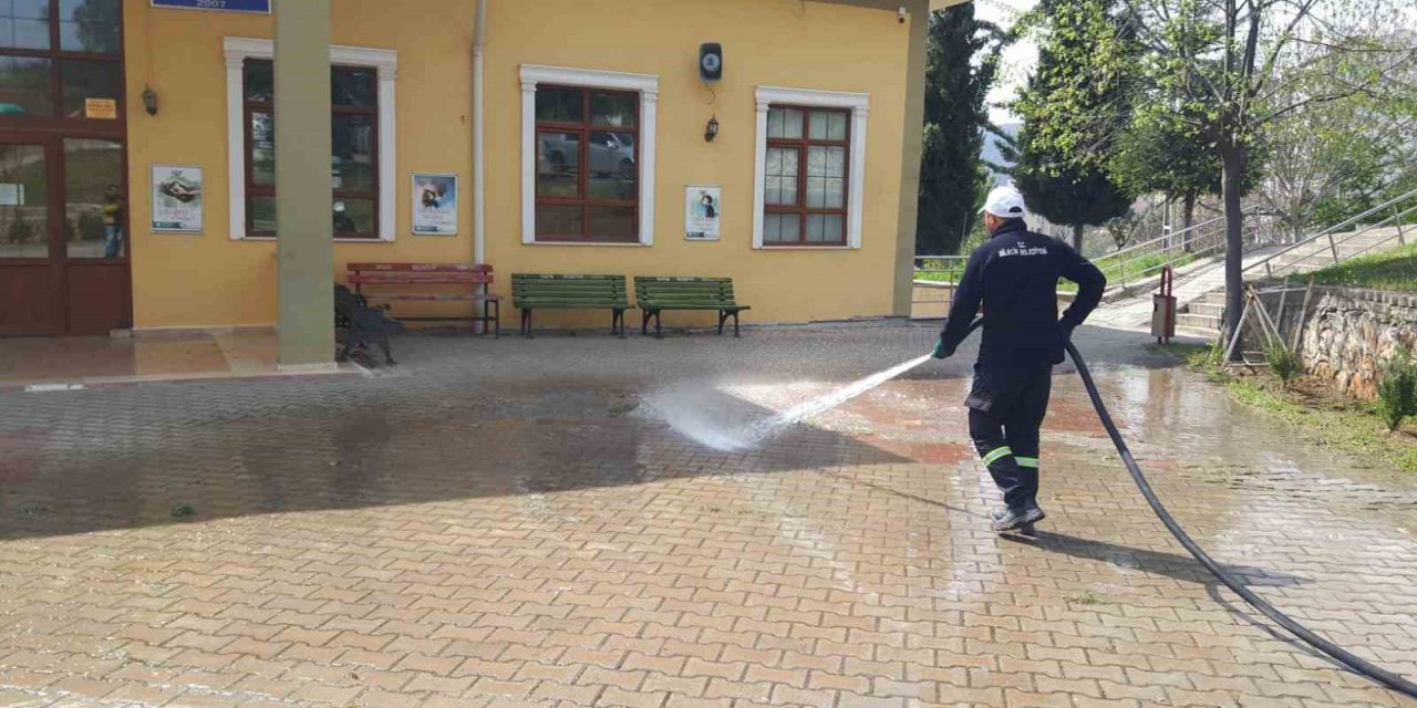 Bilecik belediyesi tarafından temizlik çalışmaları yapıldı