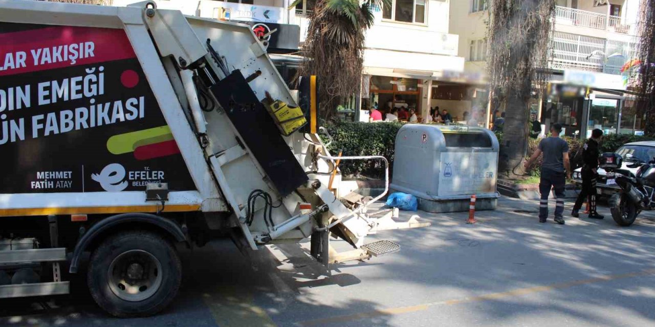 Çöp konteynerine dökülen kül, ekipleri harekete geçirdi