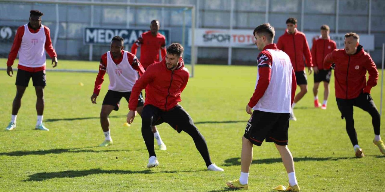 Sivasspor ara vermeden hazırlıklarına başladı
