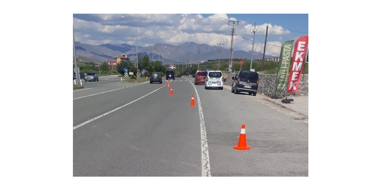 Hafif ticari aracın çarptığı küçük kız hayatını kaybetti