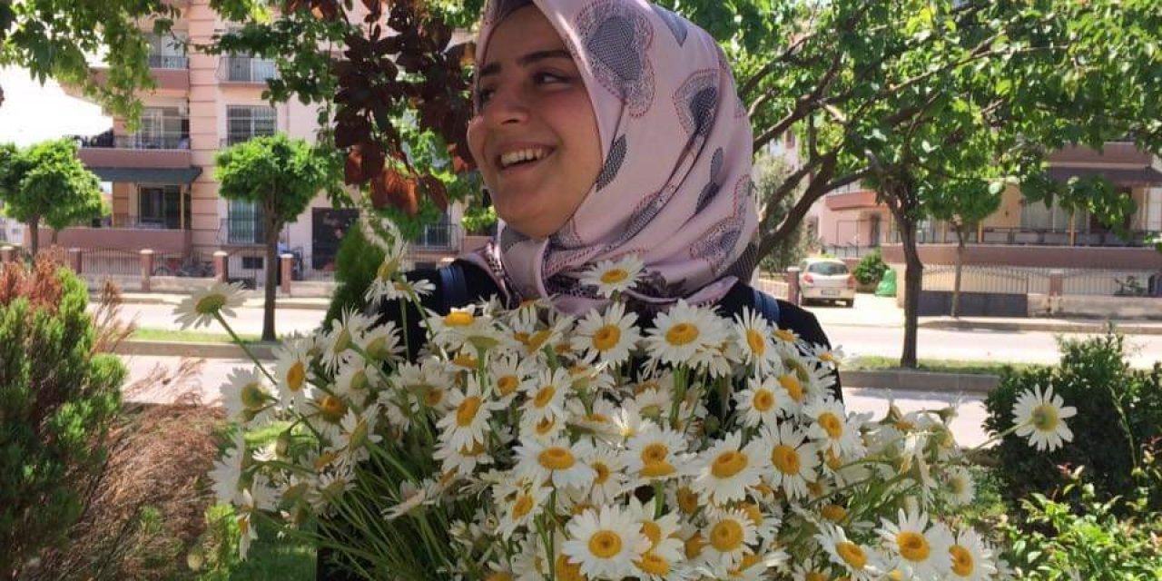 İzmir'de otomobil şarampole yuvarlandı! Hasret Çağlar öldü, 3 yaralı