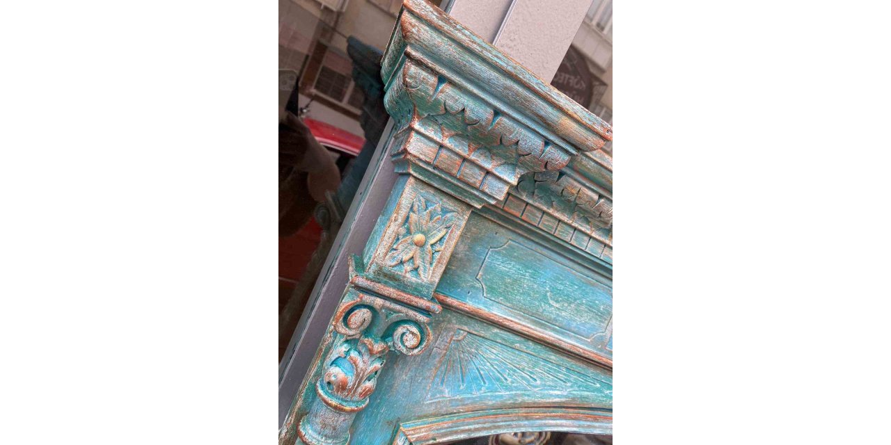 Asırlık çerçevelere hayati dokunuş