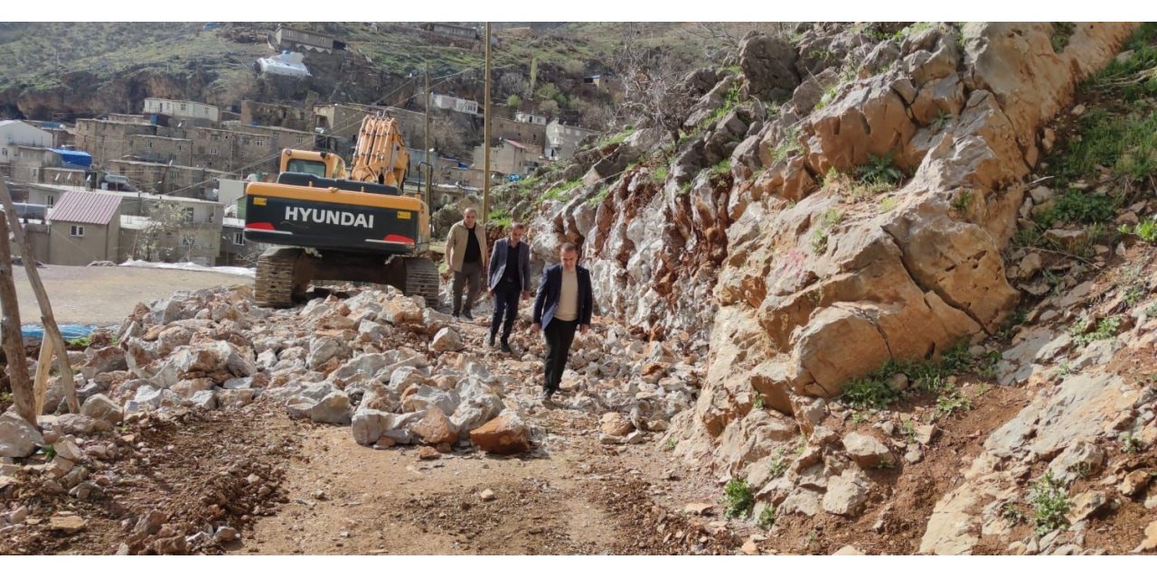 Uludere’de yeni yol açma çalışmaları başladı