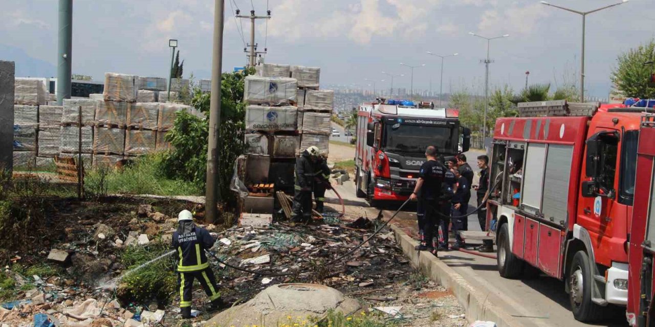 Otluk alan yangını seramiklere zarar verdi