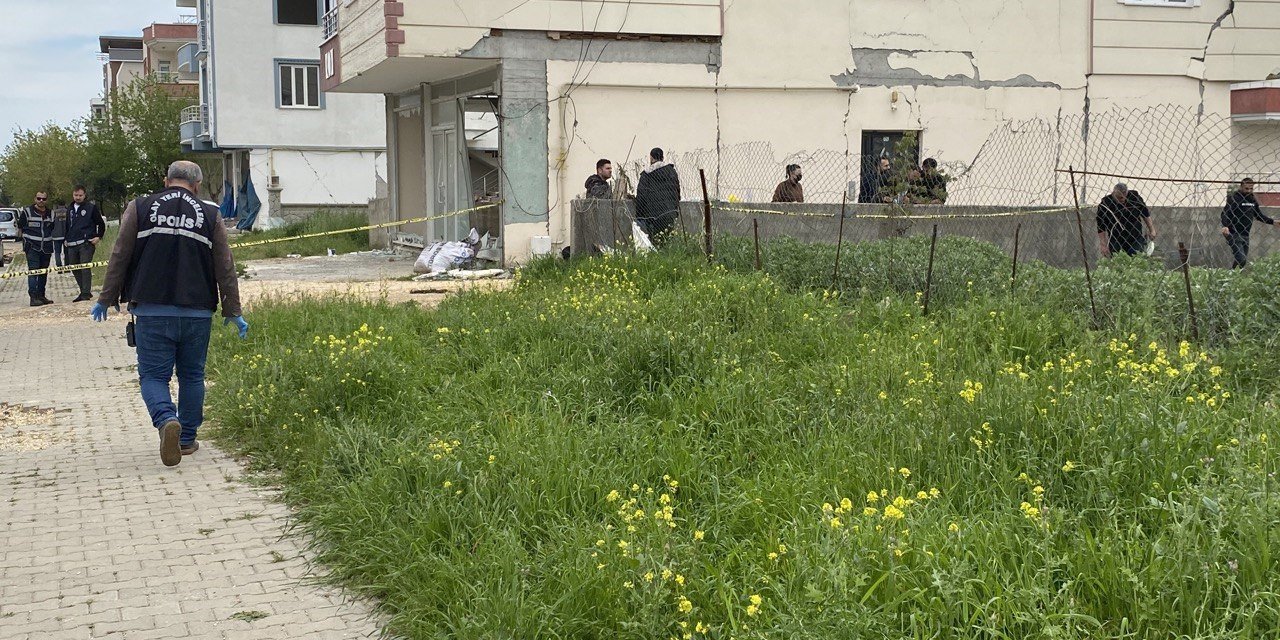 Bayram günü boş arazide erkek cesedi bulundu