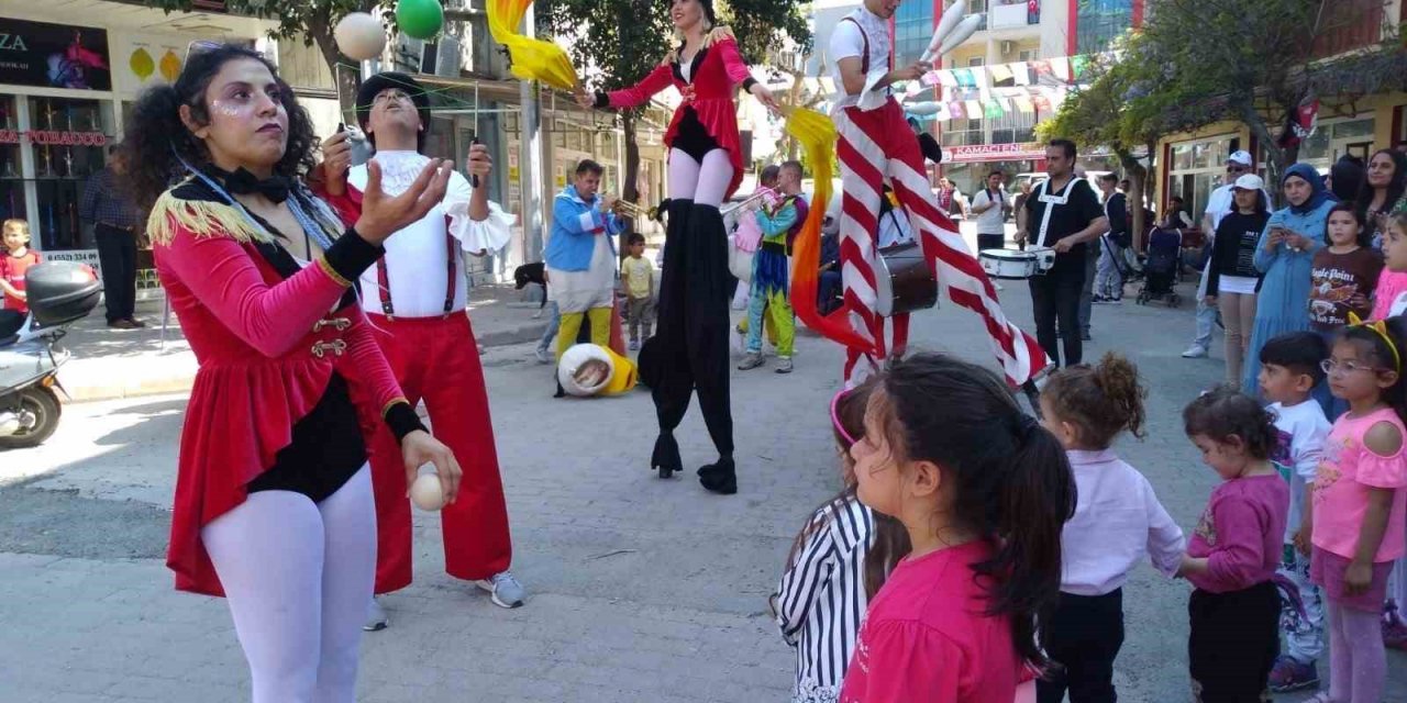 Kuşadası’nda çifte bayram sevinci yaşanıyor