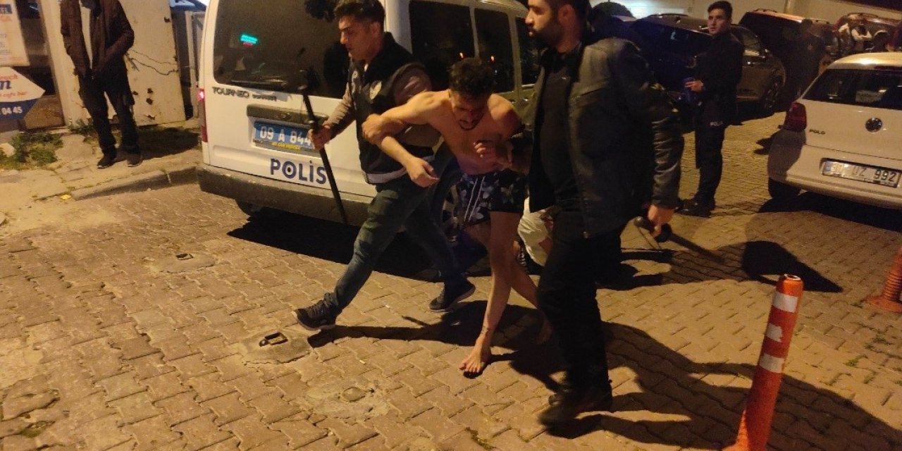 Kuşadası’nda iki grup arasında bıçaklı kavga: 2 yaralı