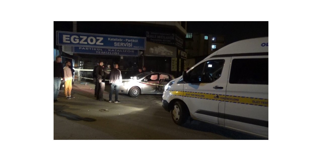 15 yaşındaki sürücü park halindeki tıra çarptı: 1 ölü, 3 yaralı