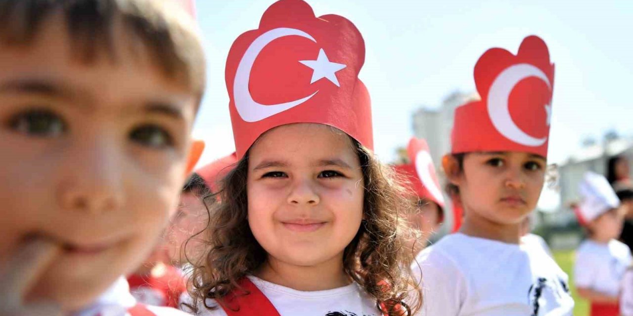 Konyaaltı kreşlerinde 23 Nisan coşkusu