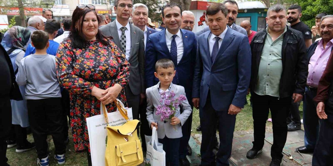 Başkan Kalaycı, belediye personeli ve vatandaşlarla bayramlaştı