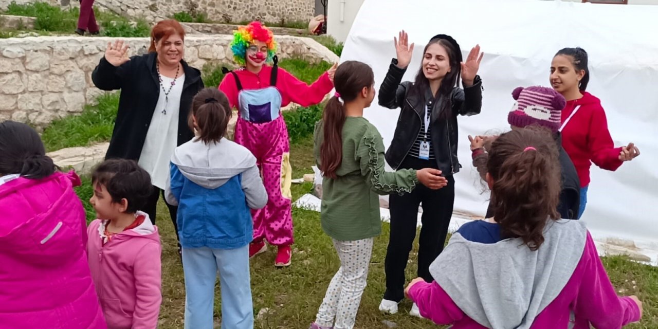 Arapgir’de depremzede çocuklara 23 Nisan etkinliği