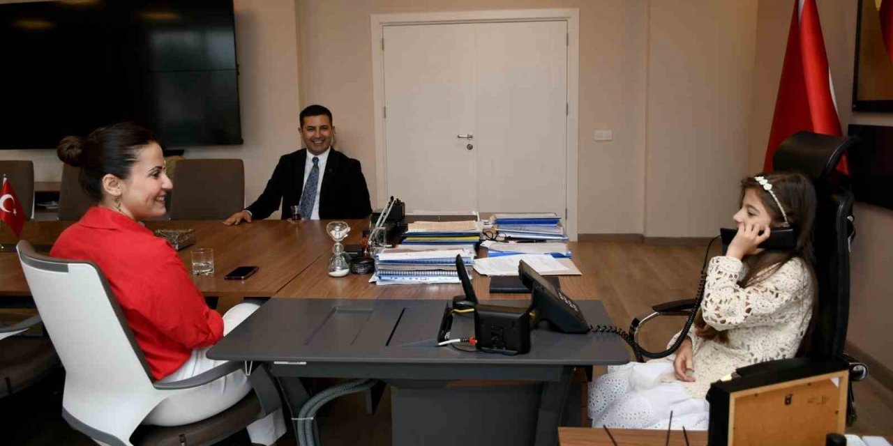 Kuşadası’nda 23 Nisan Ulusal Egemenlik Ve Çocuk Bayramı coşkuyla kutlandı