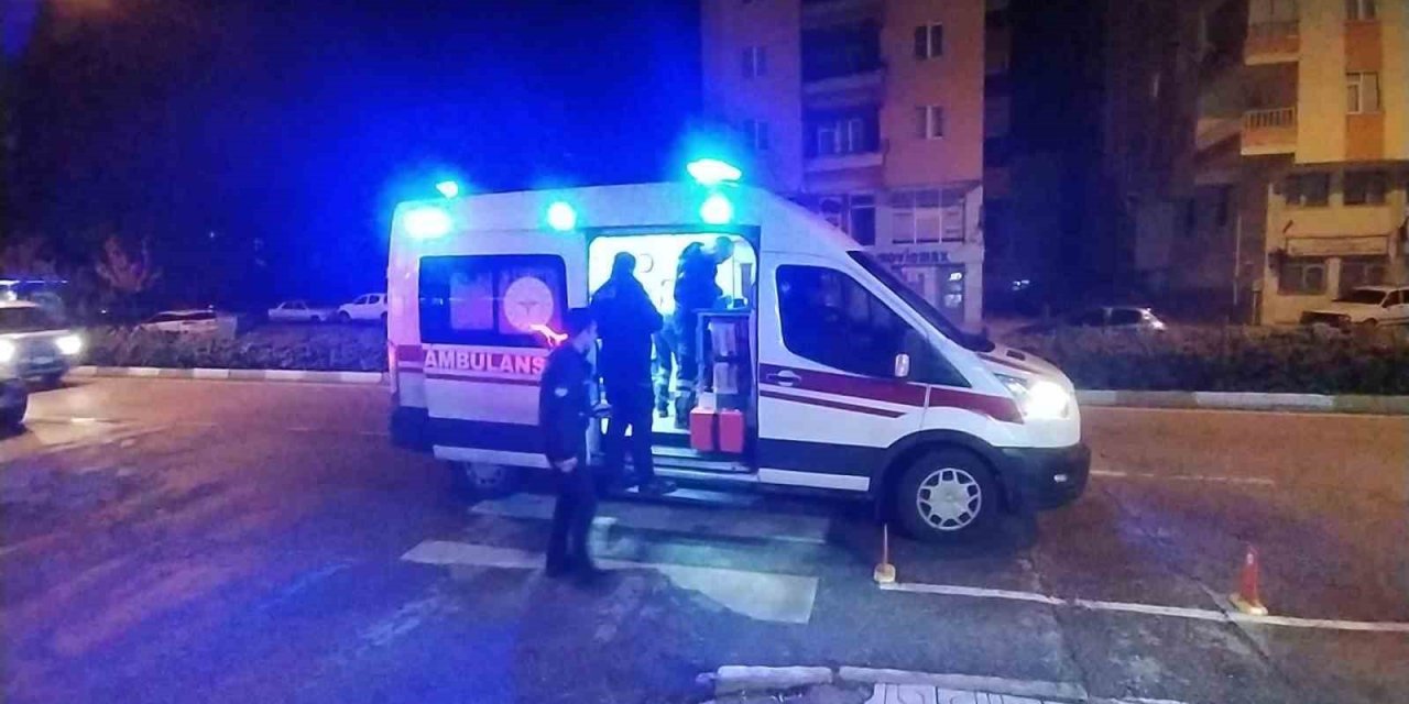 Bıçaklı kavgada yaralandı, otomobiliyle gelip yardım istedi