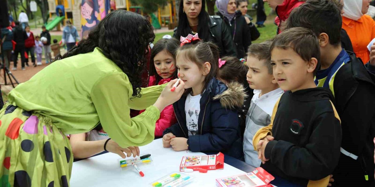Çekmeköylü çocuklar 23 Nisan’da doyasıya eğlendi