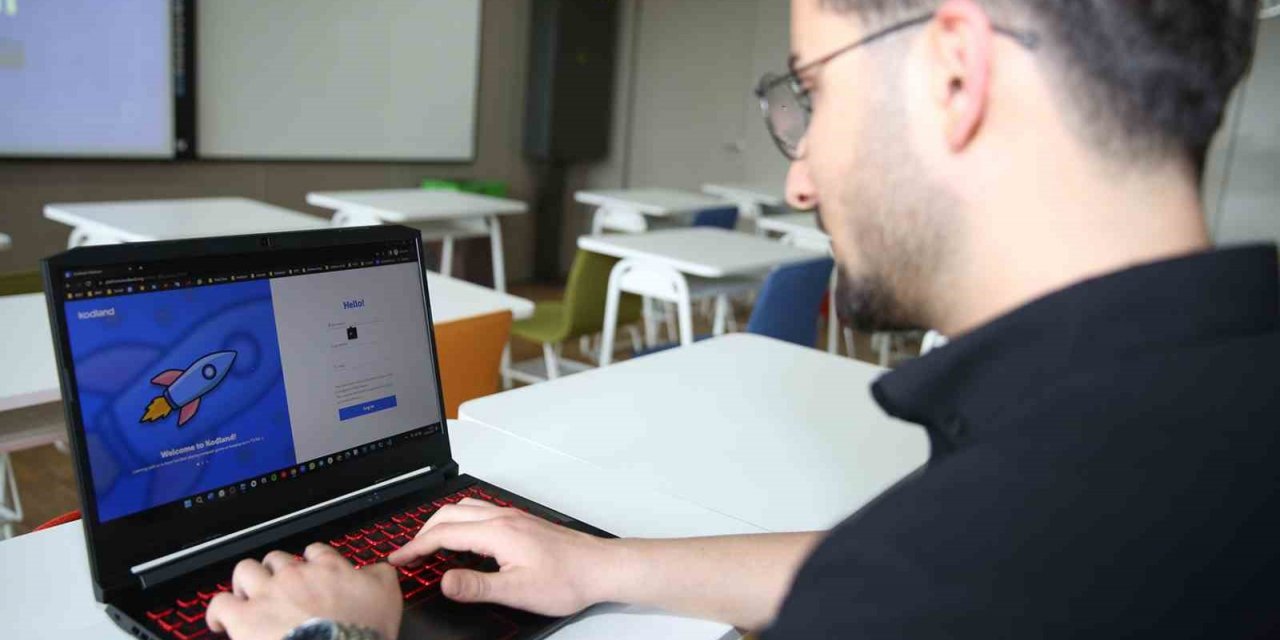 AGÜ’nün Genç Yazılım Eğitmenleri