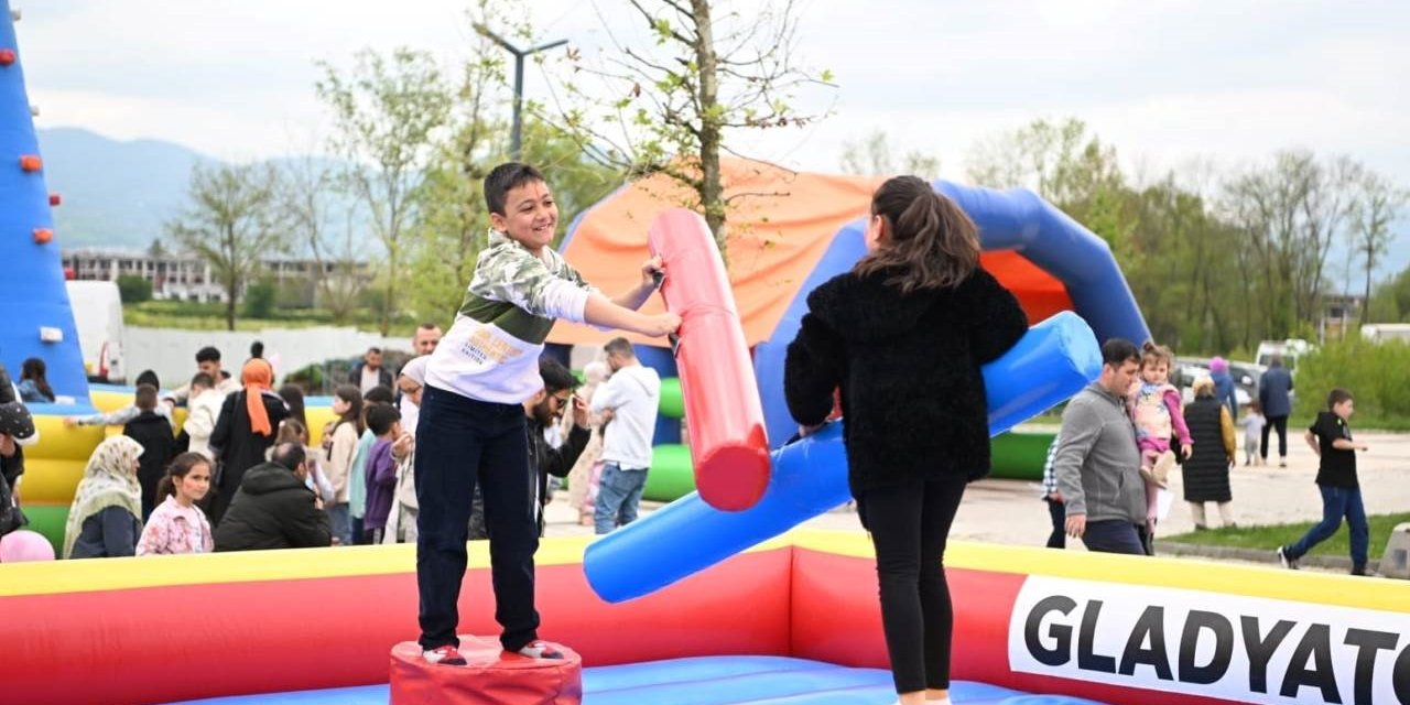 Kartepe’de çocuklar doyasıya eğlendi