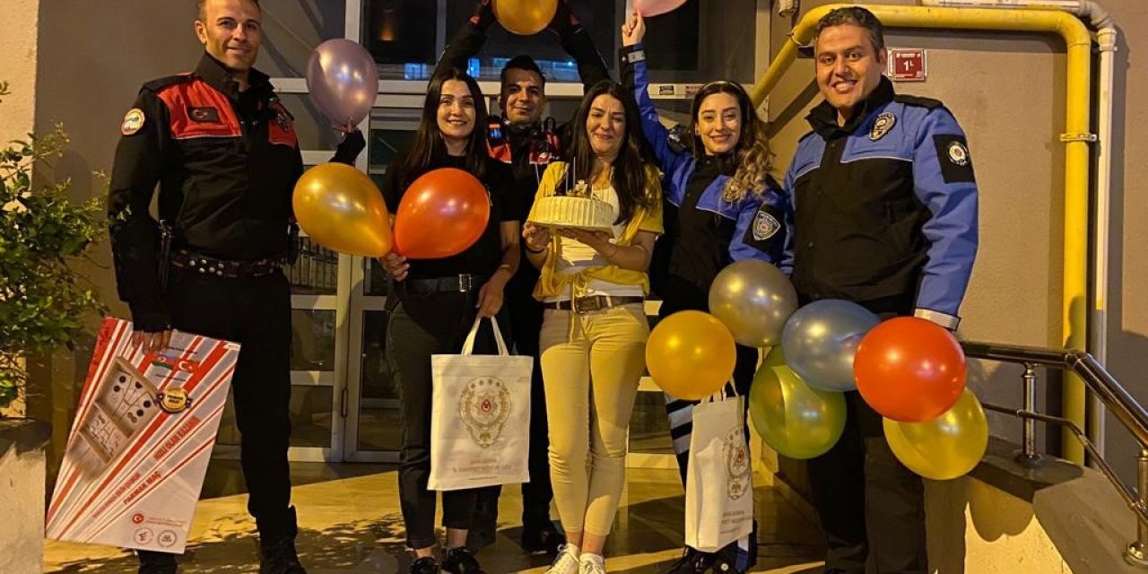 Şehit polisin kızına doğum günü sürprizi