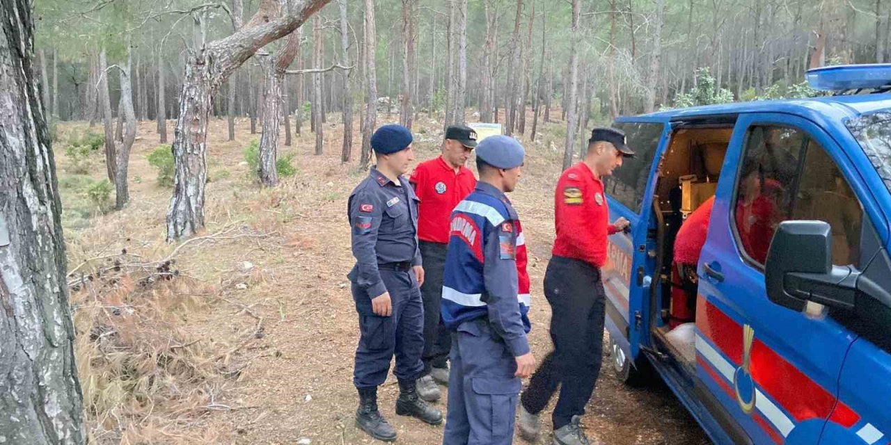 Kumluca’da yürüyüşte kaybolan şahsı jandarma buldu